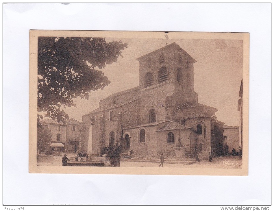 RETOURNAC  (Hte-Loire)  -  L'Eglise  ( Monument  Historique  Datant  Du  XIII E  S.) - Retournac
