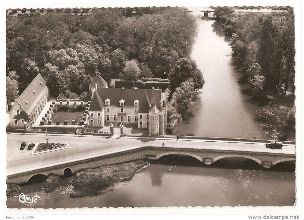 Sarthe - 72 - La Flèche - Vue Aérienne Le Chateau Des Carmes  , Camion Sur Le Pont Sur Le Loir - La Fleche