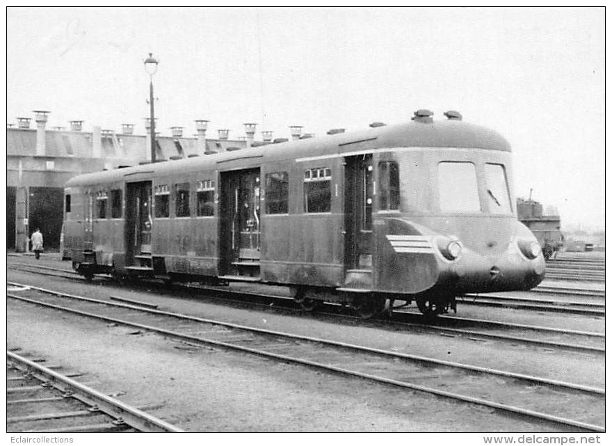 Belgique       Chemin De Fer . Vapeurs Belges (format  14,5x10,5) Dépot De Monceau.Autorail - Autres & Non Classés