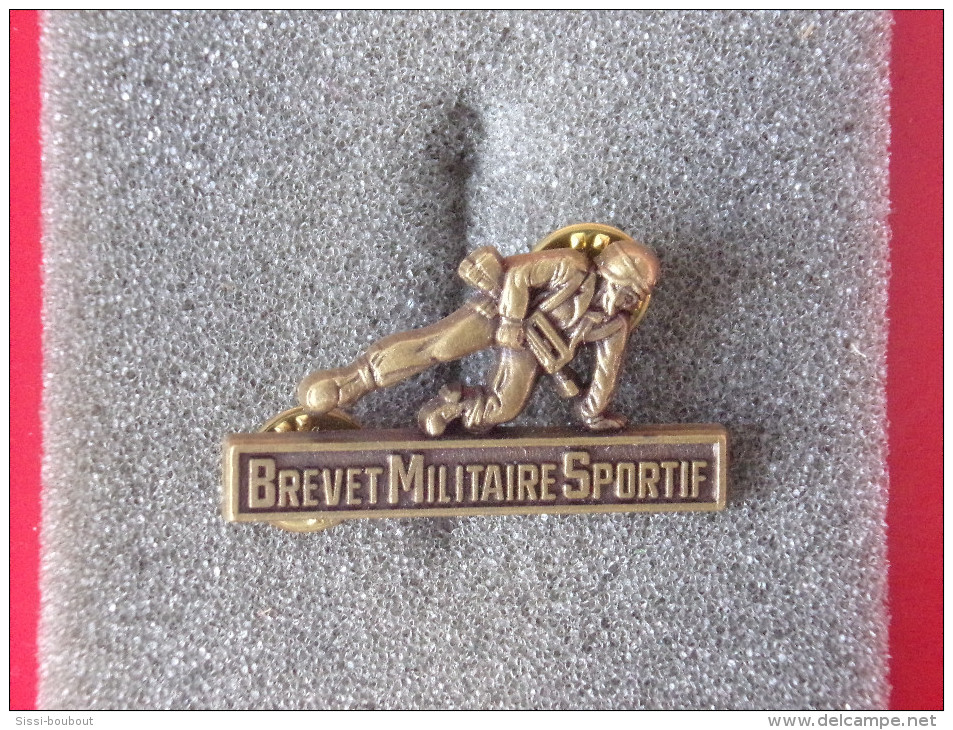 Insignes Militaire "Brevet Militaire Sportif"" -  Military Badges P.V. - - Marinera