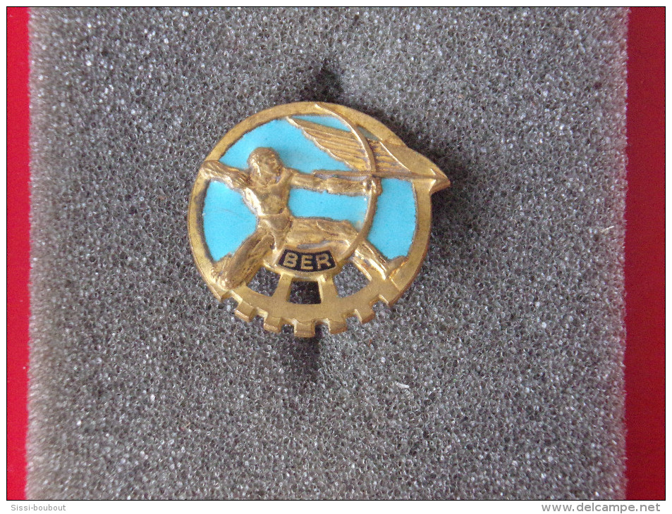 Insignes Militaire "Air Base Ecole De L'Armée De L'Air - BER" -  Military Badges P.V. - - Airforce