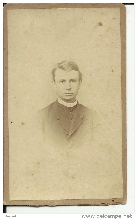 AU126  --  CABINET  PHOTO,  CDV   --  GLEICHENBERG, AUSTRIA  --  PRIEST  --  FOTOGR. : JOH.  TSCHOPP  -- 10 Cm  X 6 Cm - Alte (vor 1900)