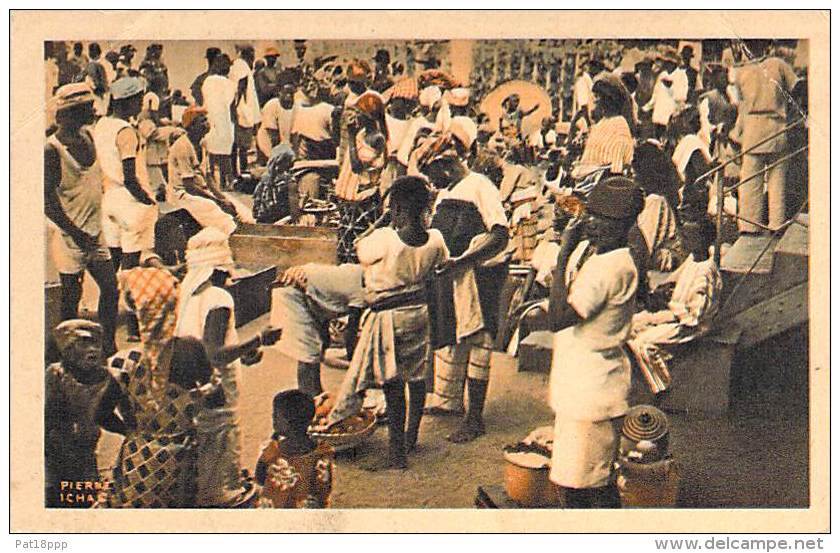 AFRIQUE NOIRE - AOF DAHOMEY ( Actuel BENIN ) COTONOU : A La Gare - CPSM Colorisée Format CPA - Black Africa - Dahomey