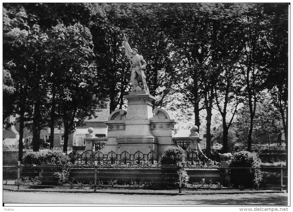 (D14 - 248 - ) Ouffet - Monument Aux Morts 1914-1918 - Ouffet