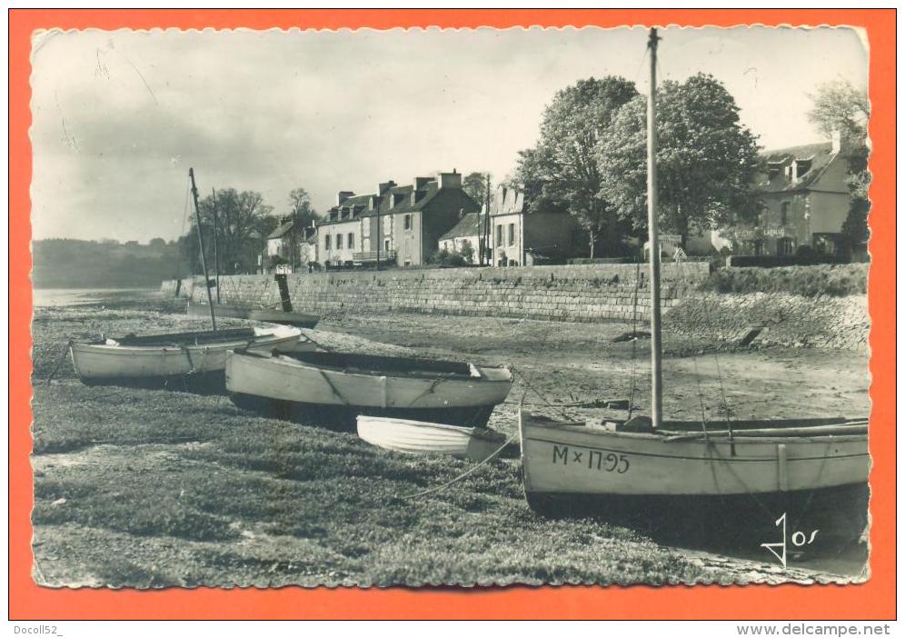 Dpt  29  Locquenolé  "  Les Bateaux De Plaisance Au Bord De La Grève " - Autres & Non Classés