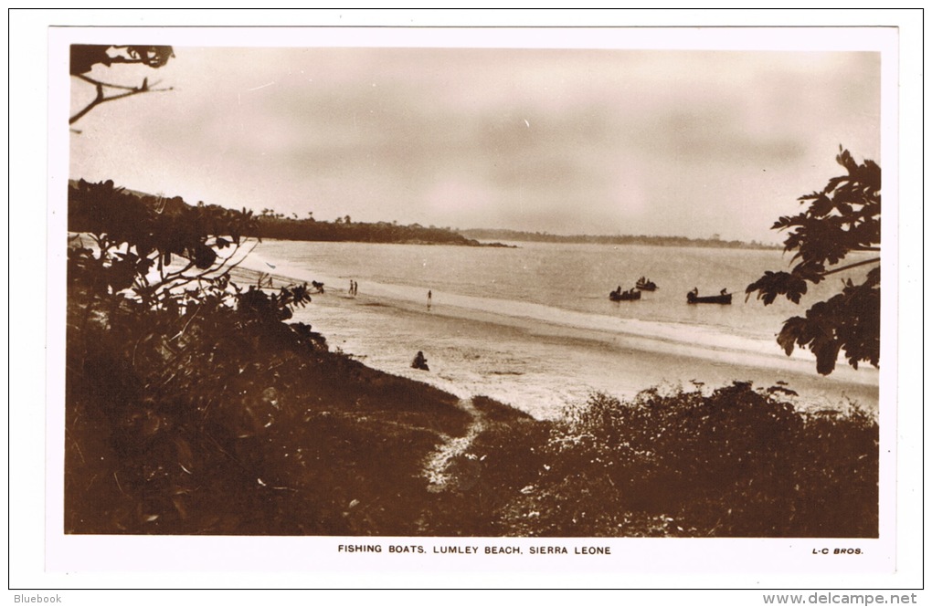 RB 1079 - Real Photo Postcard - Sierra Leone - Fishing Boats At Lumley Beach - Sierra Leone