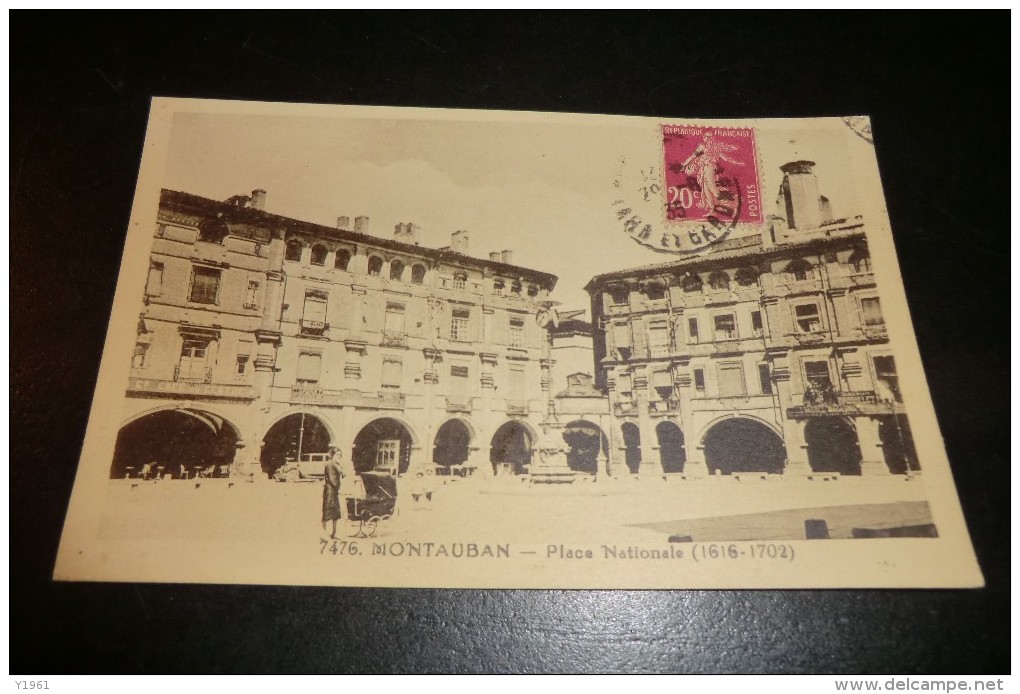 CPA 82 MONTAUBAN. Place Nationale. Carte Animée. 1935. - Montauban