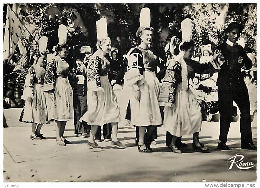 Gd Format Div- Ref P944- Finistere- Danseurs De Pont L Abbé   - Carte Bon Etat  - - Pont L'Abbe