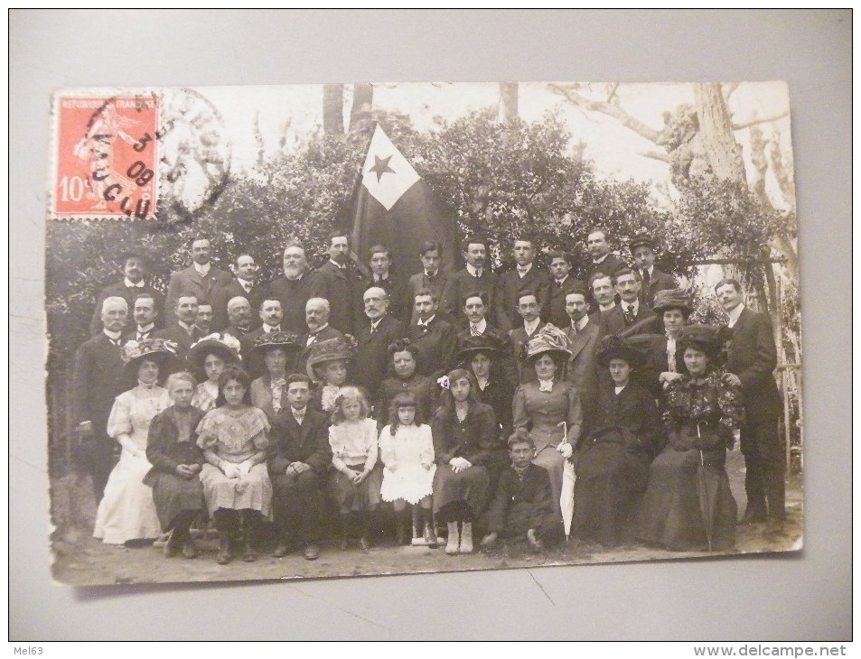 A338.  CPA .84. Carte Photo. AVIGNON. Groupe/famille à Identifier   Beau Plan Animé. Ecrite & Voyagée 1909 - Avignon