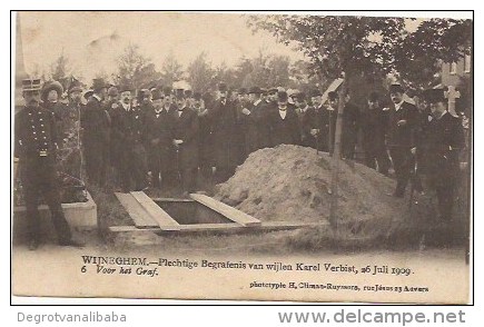 WIJNEGEM: Plechtige Begrafenis Van Wijlen Karel Verbist, 26 Juli 1909, Voor Het Graf (nr 6) - Wijnegem