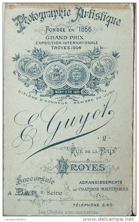 Photographie Sur Carton/Petit Format/Femme Au Noeud Papillon/Guyot / Troyes /Vers 1905- 1910   PHOTN59 - Non Classés