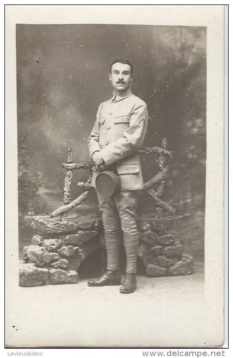 Photographie Carte Postale /Militaire En Pied  Avec Képi à La Main // Vers 1910- 1920   PHOTN73 - Zonder Classificatie