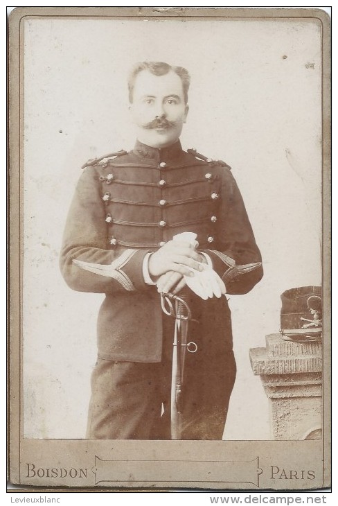 Photographie Montée Sur Carton /Grand Format//militaire En Pied Avec Sabre/Artillerie/Boisdon / Paris /Vers 1900 PHOTN80 - Ohne Zuordnung