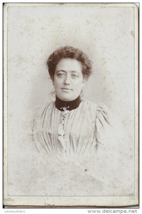 Photographie Montée Sur Carton /Grand Format//Jeune Femme En Buste/Gattefossé/Ste Savine/Vers 1900 PHOTN82 - Zonder Classificatie