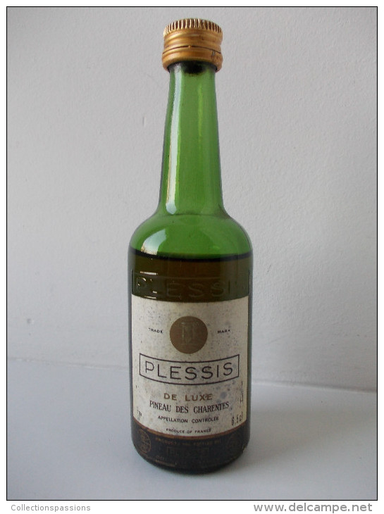 - Ancienne Mignonnette PINEAU DES CHARENTES PLESSIS - - Mignonnettes