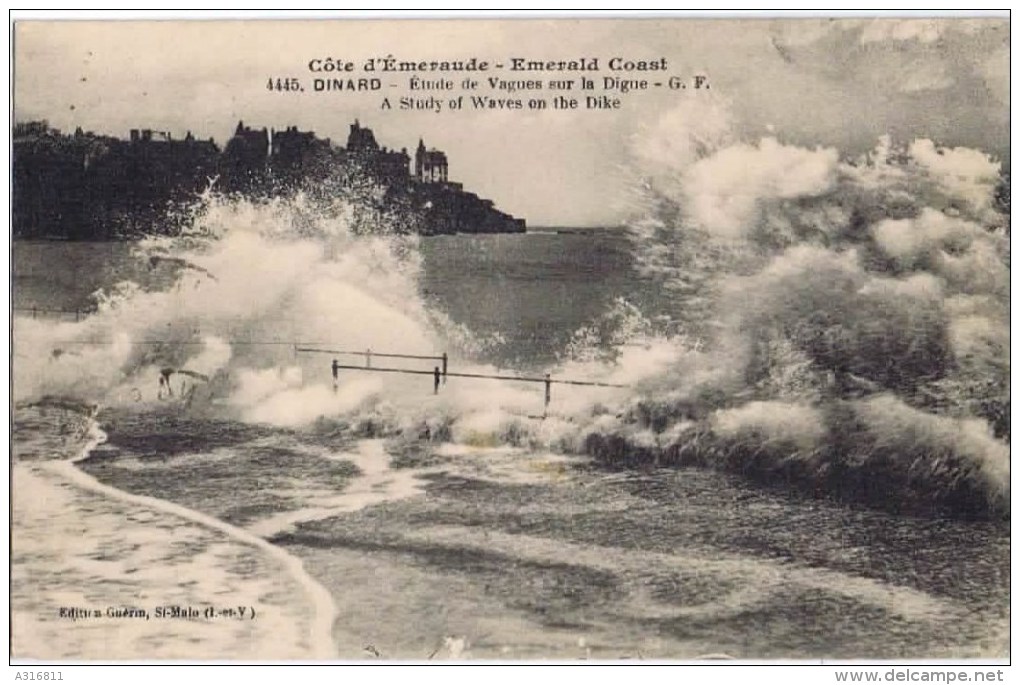 Cpa DINARD ETUDES DE VAGUES SUR LA DIGUE - Dinard