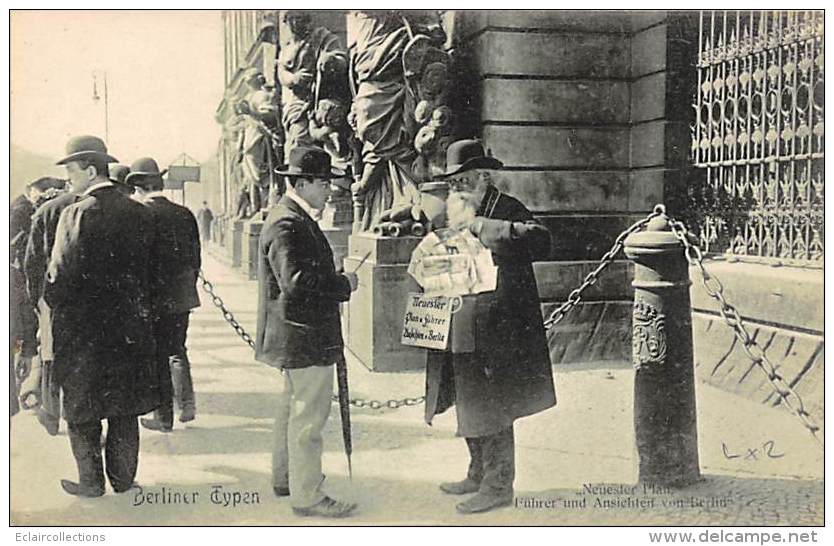 Allemagne   Berlin    Types Ou Petites Métiers:  Un Marchand Ambulant - Andere & Zonder Classificatie