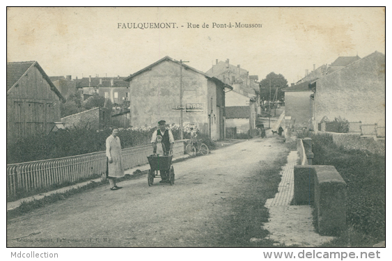 57 FAULQUEMONT / Rue De Pont à Mousson / CARTE RARE - Faulquemont