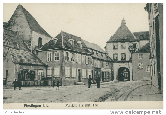 57 FENETRANGE / Marktplatz Mit Tor / CARTE RARE - Fénétrange