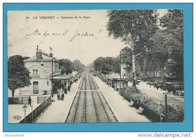 CPA 38 - Chemin De Fer Intérieur De La Gare LE VESINET 78 - Le Vésinet