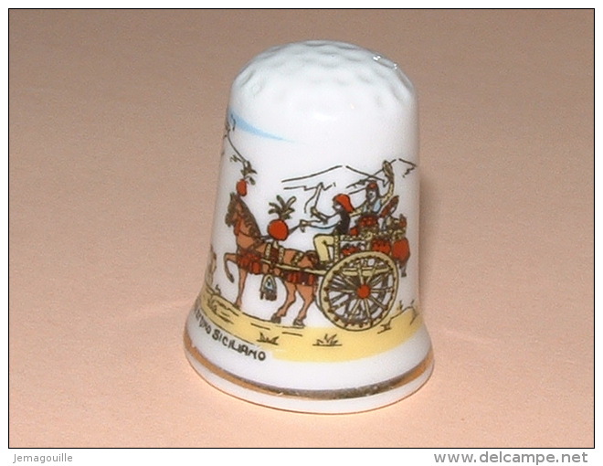 Dé A Coudre En Porcelaine - CARR ET UNO SICILIANO - A1 - Fingerhüte