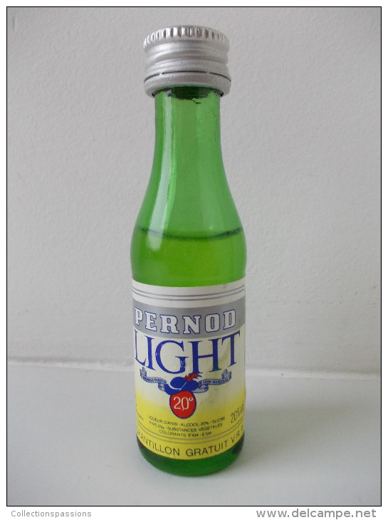 - Ancienne Mignonnette PERNOD LIGHT - - Mignonnettes