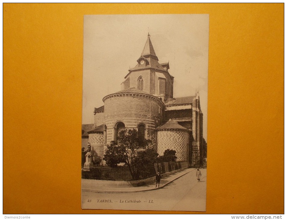 Carte Postale - TARBES (65) - La Cathédrale (1070/1000) - Tarbes