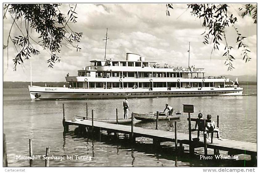 LA MOTONAVE SEEHAUPT IN NAVIGAZIONE A TUTZING. MOTORSCHIFF SEEHAUPT BEI TUTZING - Tutzing