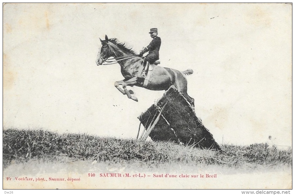 Saumur - Cadre Noir - Cavalerie - Saut D'une Claie Sur Le Breil - Edition Voelker - Hippisme