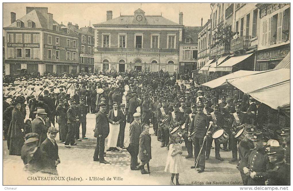 CHATEAUROUX HOTEL DE VILLE JOUR DE REVUE - Chateauroux