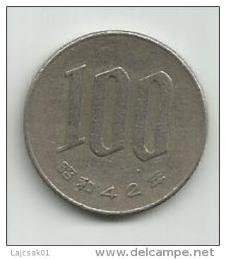 Japan 100 Yen 42 (1967) - Japan