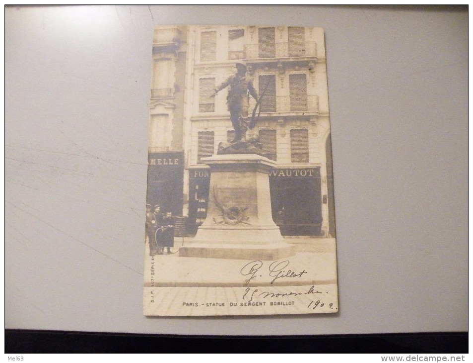 A339.  CPA. 75. Carte Photo. PARIS. Statue Du Sergent BOBILLOT.  Beau Plan Animé. Ecrite & Voyagée 1902 - Statues