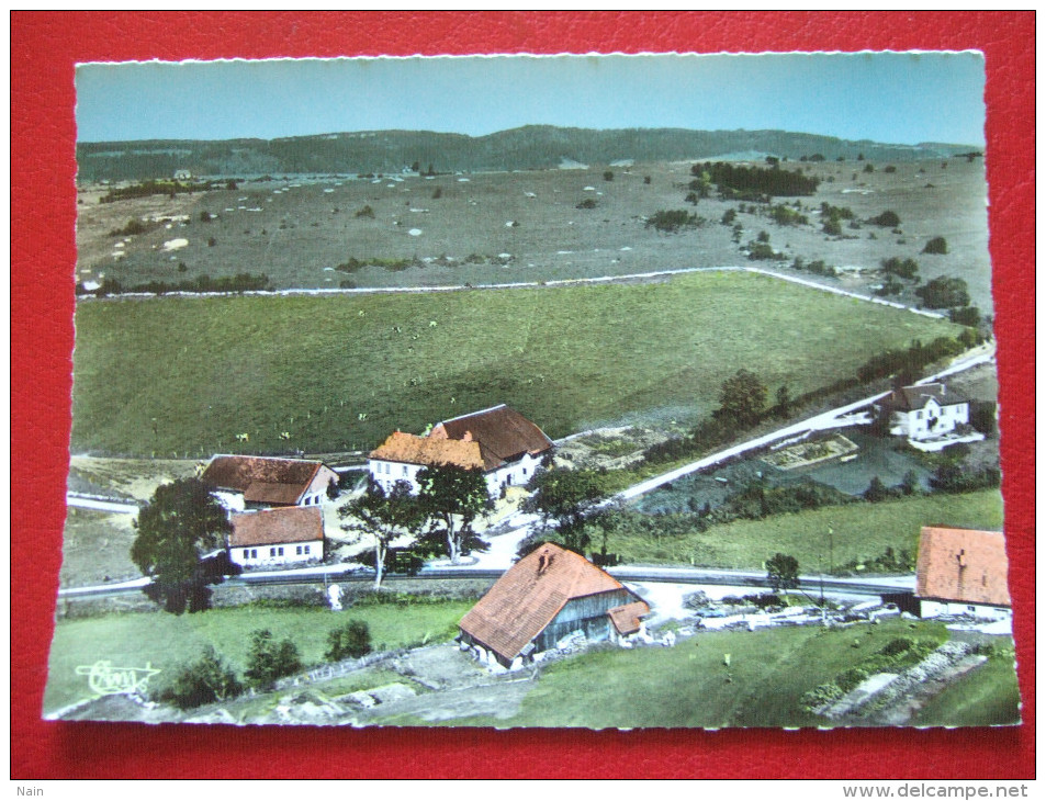 25 - FUANS - VUE AERIENNE - "  LA FERME ET LES VERTES PRAIRIES " - " RARE " - - Autres & Non Classés