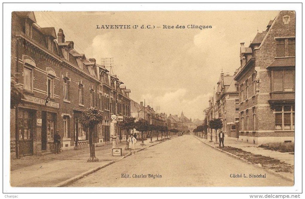 Cpa: 62 LAVENTIE (ar. Béthune) Rue Des Clinques (Café Tabac, Pompe à Essence)1931 - Laventie