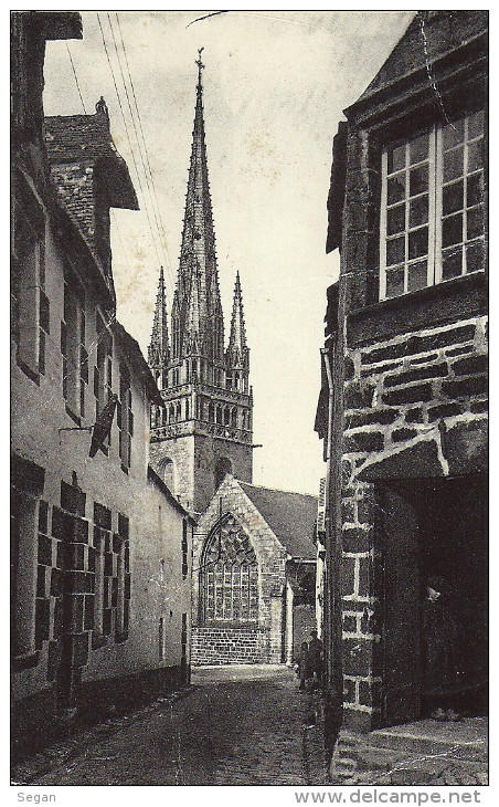 PONT CROIX   LA RUE DU PRESBYTERE    ANNEE 1949 - Pont-Croix