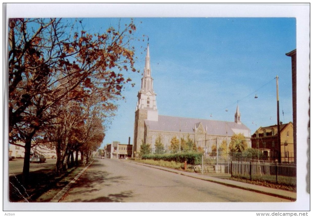 Carte Postale: Rimouski " La Cathédrale Vue De L´ouest à La Rue St Germain  " - Rimouski