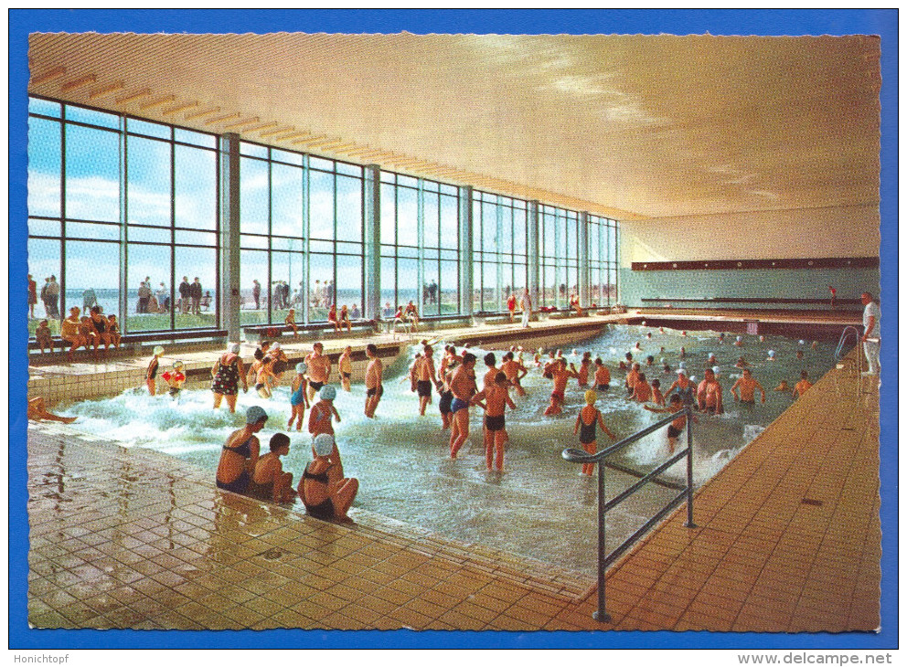 Deutschland; Büsum; Schwimmhalle; Meerwasser Wellenschwimmbad - Buesum