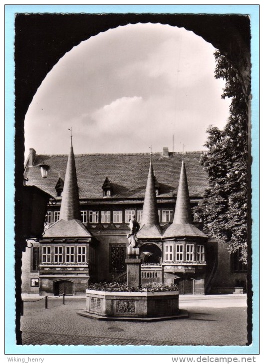 Einbeck - S/w Rathaus Mit Eulenspiegel Brunnen - Einbeck