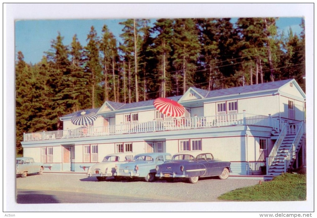 Carte Postale:Rimouski " Cabines Modernes  Plage Idéale  " - Rimouski