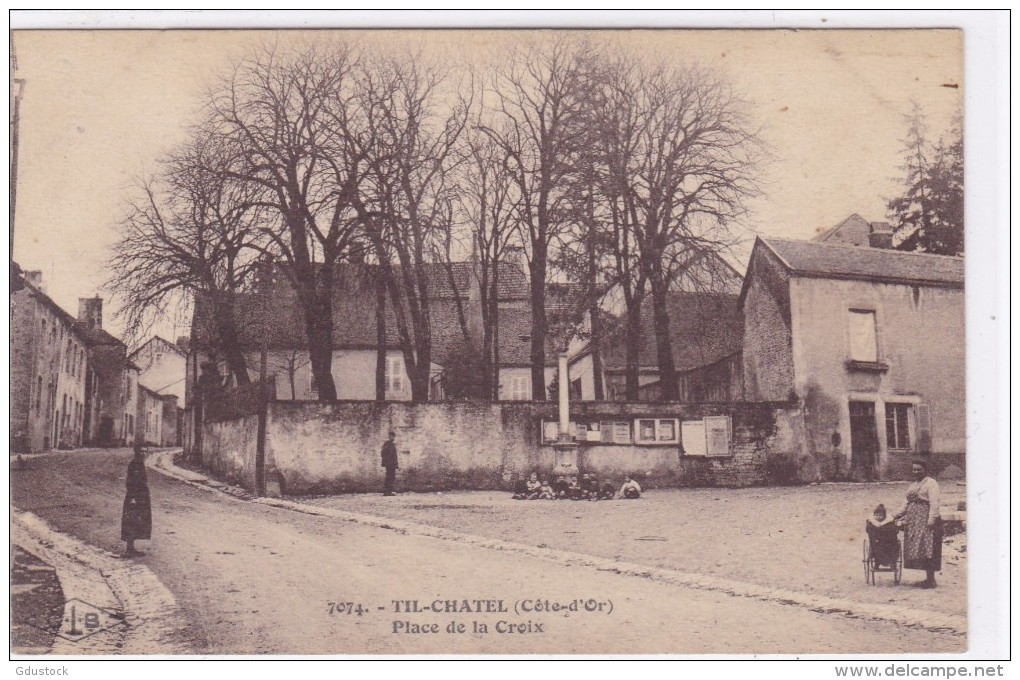 Tilchâtel - Place De LaCroix - Autres & Non Classés