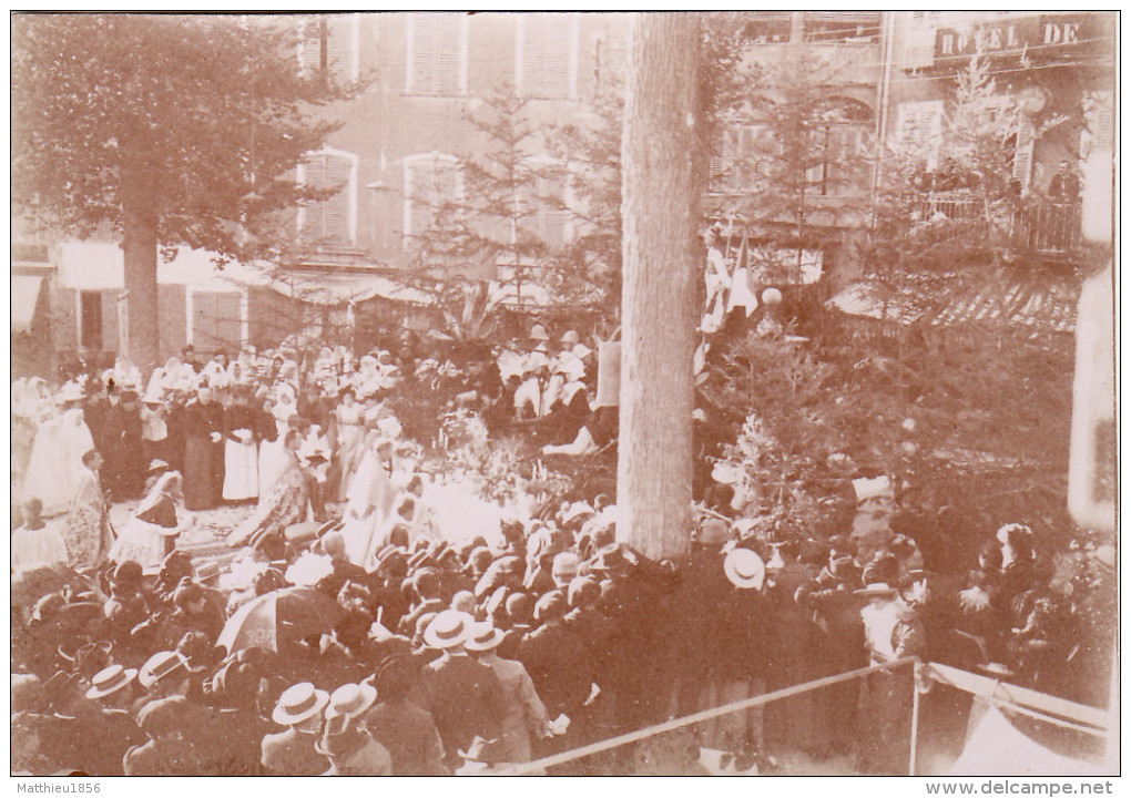 Photo Juin 1899 EMBRUN - Fête Dieu, Un Reposoir (A127) - Embrun