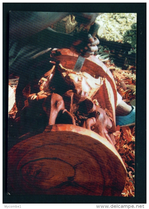 CAMEROON  -  Bali-Nyonga  Carving A Stool  Unused Postcard As Scan - Cameroon