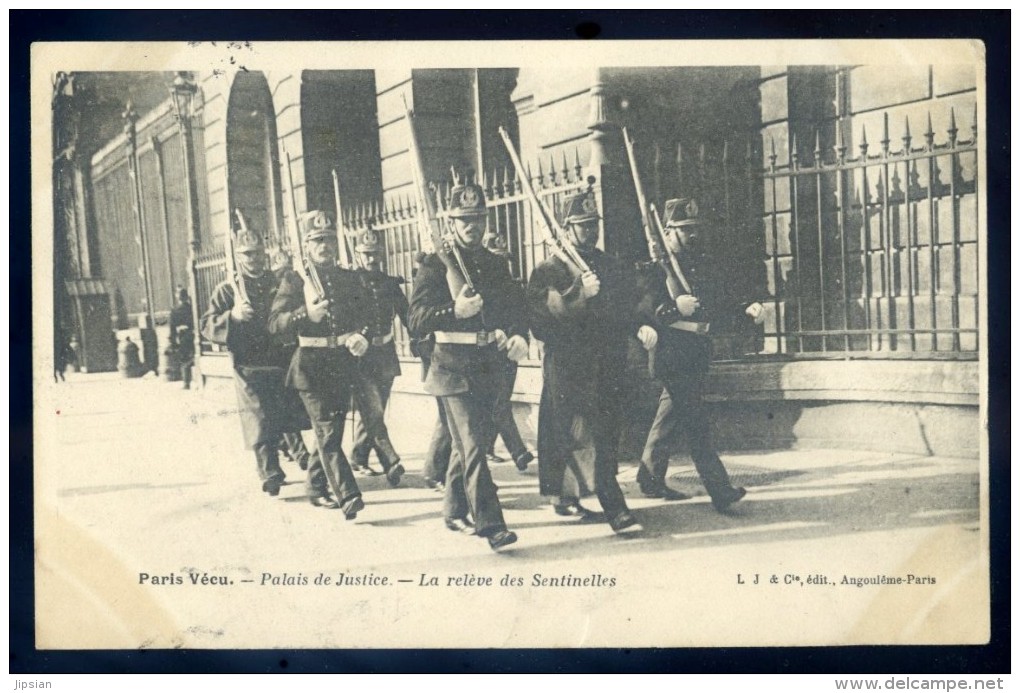 Cpa Du 75  Paris Vécu -- Palais De Justice -- La Relève Des Sentinelles   NOV15 19 - Petits Métiers à Paris