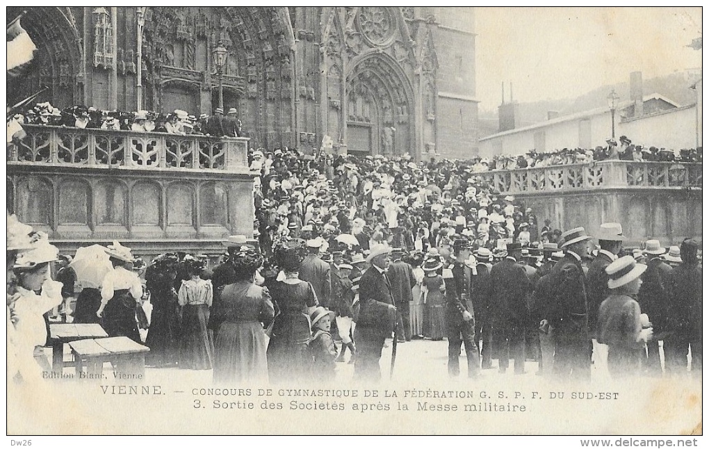 Vienne - Concours De Gymastique De La Fédération G.S.P.F. Du Sud-est - Sortie Des Sociétés Après La Messe - Ginnastica