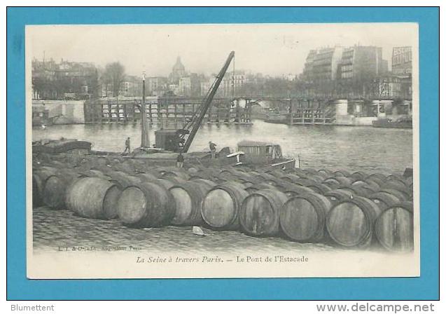 CPA La Seine à Travers PARIS - Péniche Tonneaux Le Pont De L'ESTACADE 75 - Die Seine Und Ihre Ufer