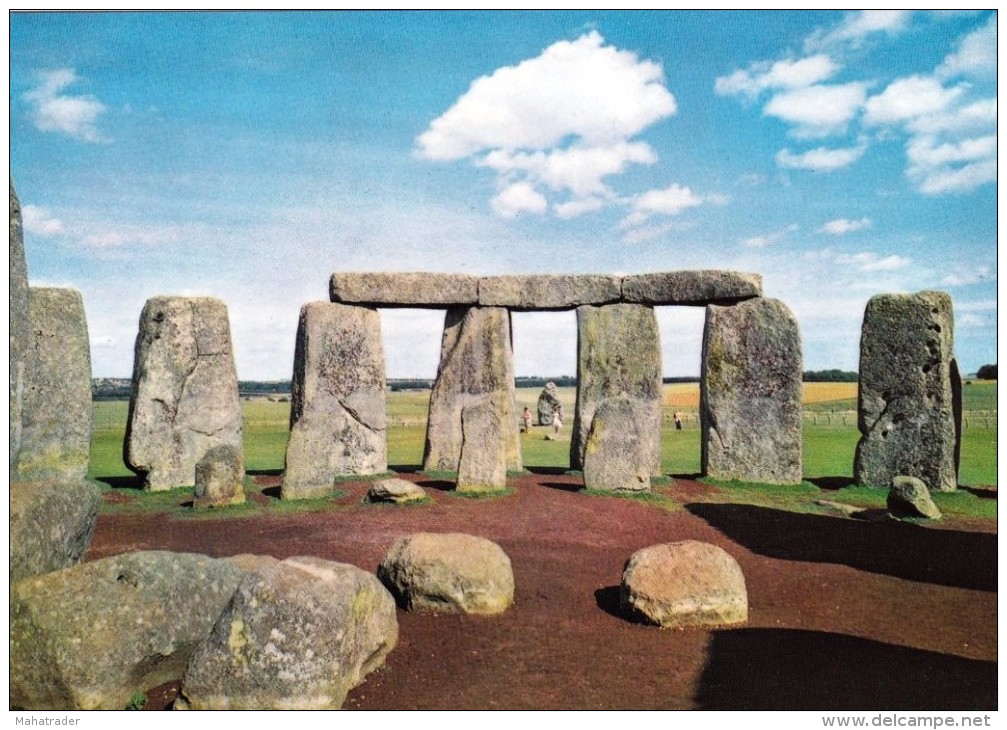 Stonehenge - View Looking East - Stonehenge