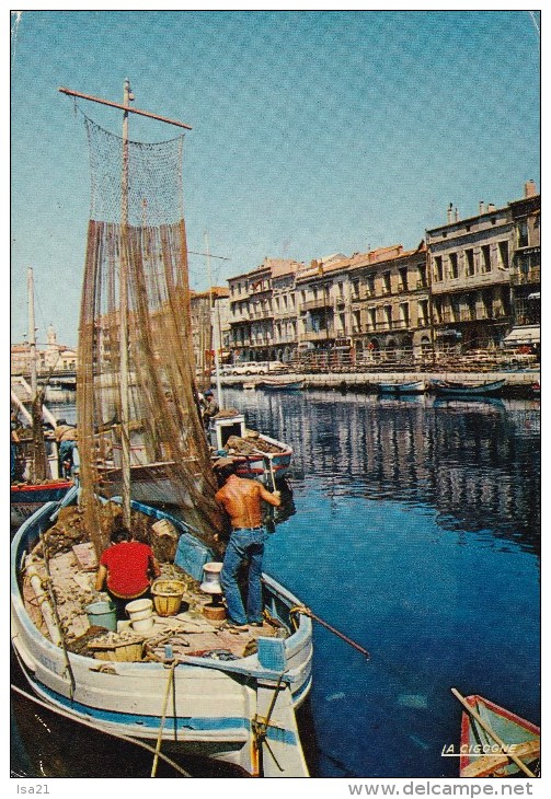 40 CPM Sur Les BATEAUX En Tout Genre... - Altri & Non Classificati