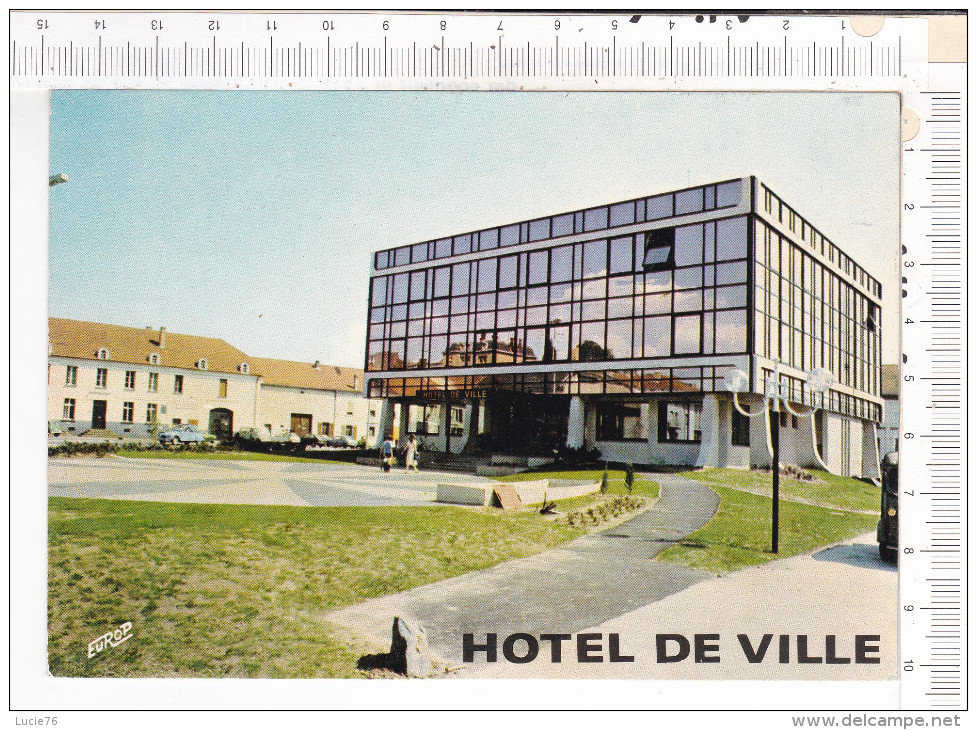 CREUTZALD   -   Hôtel   De   Ville - Creutzwald