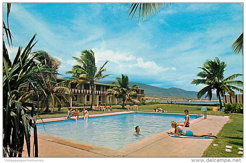 258693-Hawaii, Maui, Kahului Bay, Maui Hukilau Hotel, Swimming Pool, Bud Thuener By Koppel No 67702 - Maui