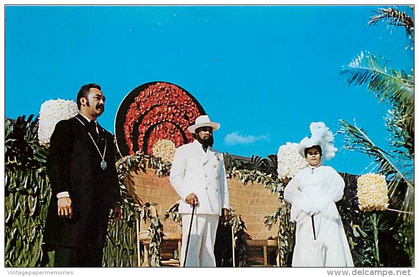 258779-Hawaii, Honolulu, Ala Moana Shopping Center, Hawaiian Ceremony, King Kalakaua & Queen Kapiolani - Honolulu